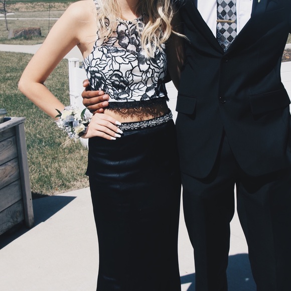 Black Prom dress - Picture 3 of 5